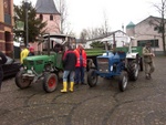 01 - 10 Uhr auf dem Kirchplatz in Rheinkassel
