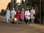 Tr�mmerfrauen im Anmarsch